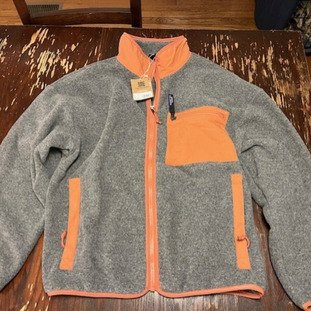 Women's Synchilla Full Zip Jacket, Nickel With Burl Red. NWOT. Never Worn.